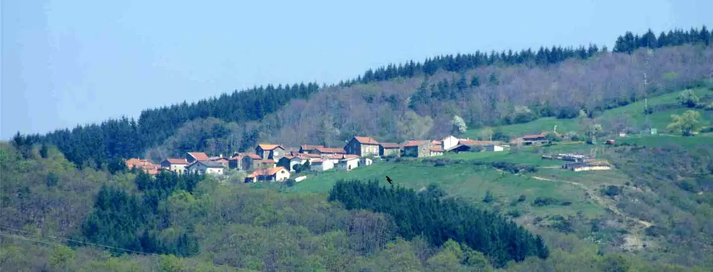 Vue sur la commune d'Esteil depuis le ch&acirc;teau d'eau de Brassac-les-Mines